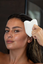 Load image into Gallery viewer, Sela Face Gua Sha