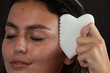 Load image into Gallery viewer, Sela Face Gua Sha